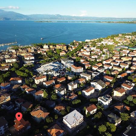 Ares Apartment - Vicino Al Lago Di Garda E Alla Stazione Treno Дезенцано-дель-Гарда Экстерьер фото