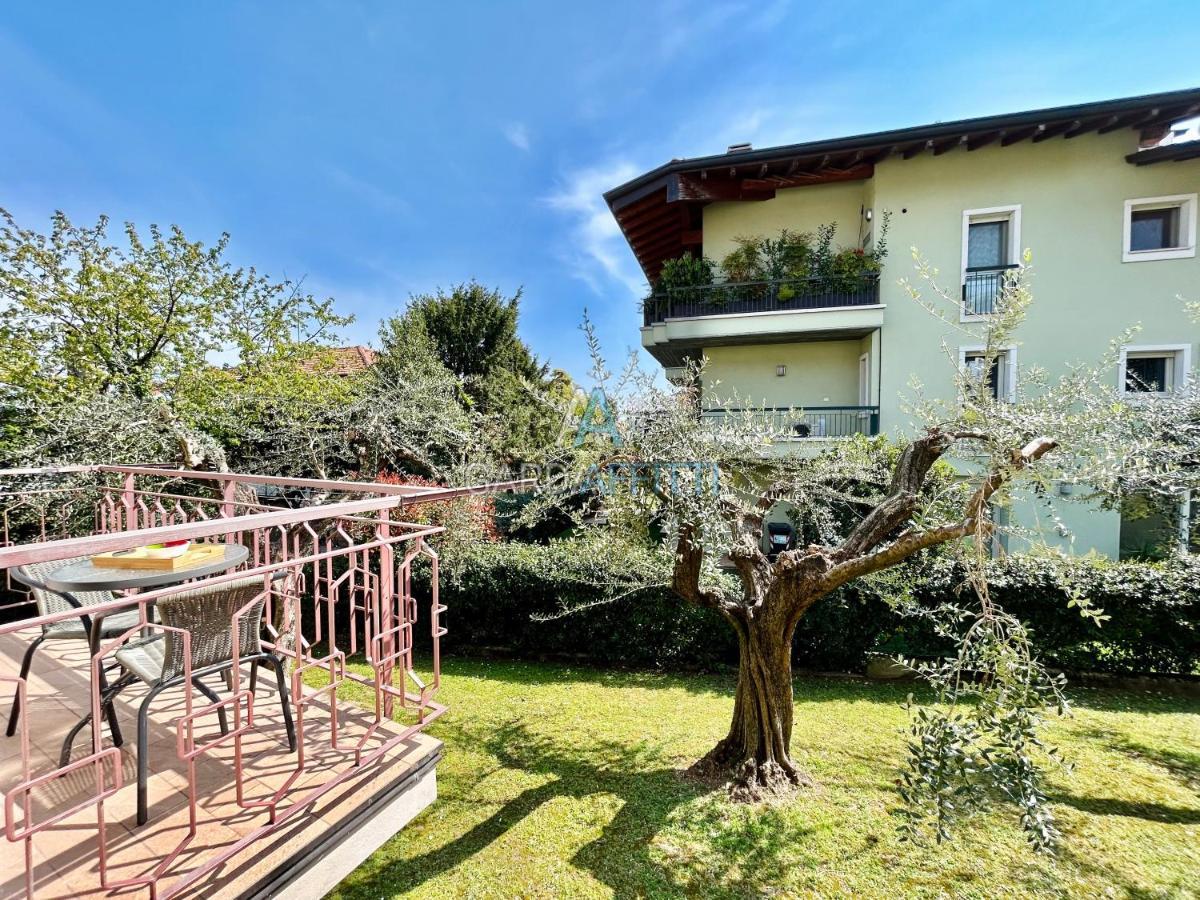 Ares Apartment - Vicino Al Lago Di Garda E Alla Stazione Treno Дезенцано-дель-Гарда Экстерьер фото