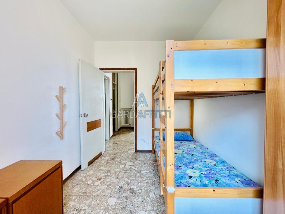 Ares Apartment - Vicino Al Lago Di Garda E Alla Stazione Treno Дезенцано-дель-Гарда Экстерьер фото